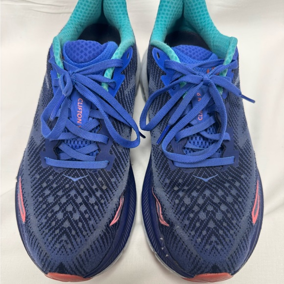 HOKA Clifton 9 women’s running shoe size 7B - Picture 2 of 13